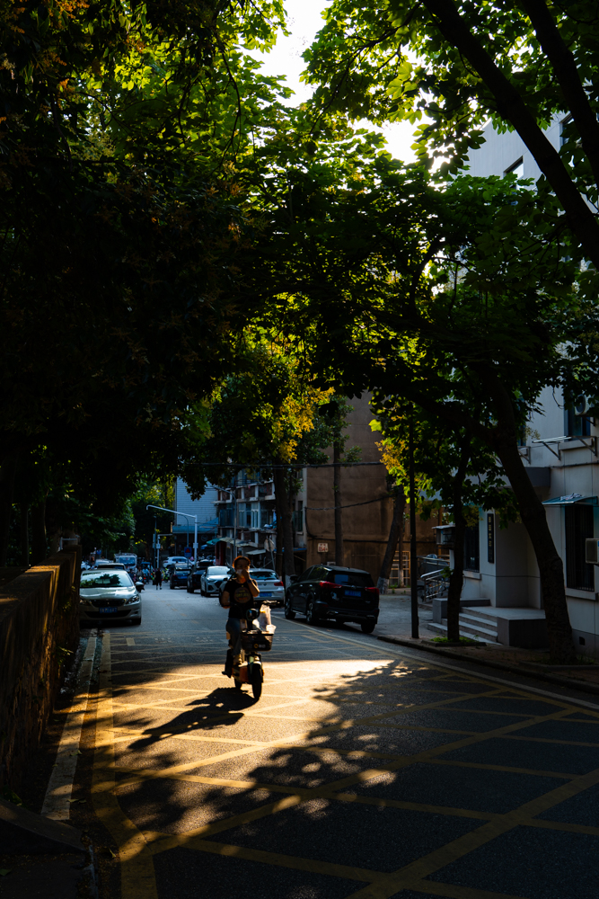 回学校开始了丧心病狂的光影之旅