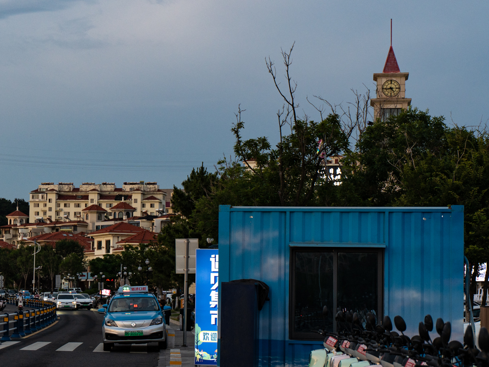 不到五点，看完日出去整点薯条。